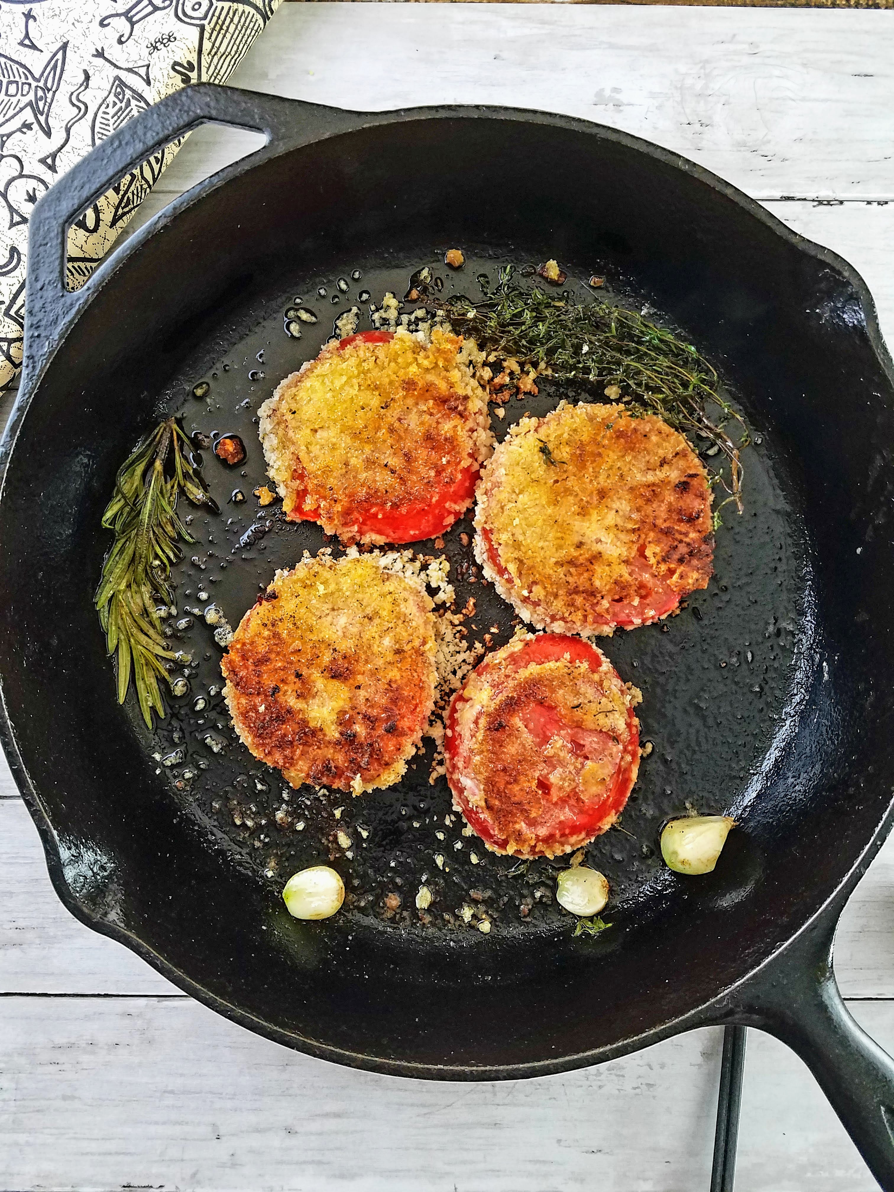 Fried Tomatoes are a good side dish with steak and eggs