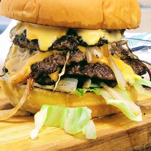 https://throwdownkitchen.com/wp-content/uploads/2023/01/SMASH-BURGER-500x500.jpg